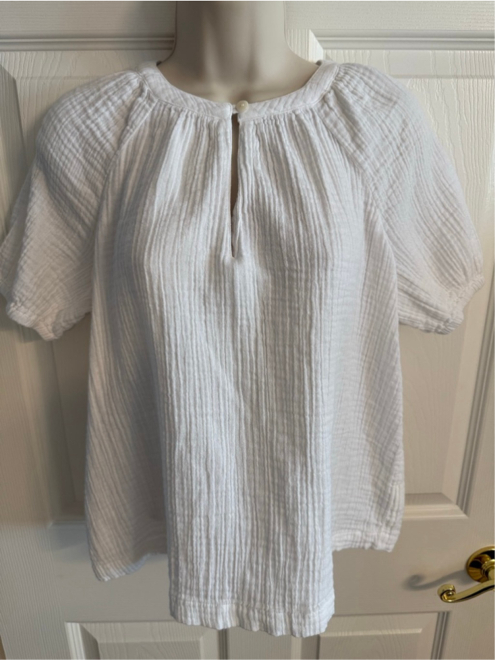white Time and Tru cotton top relaxed fit split neckline button closure size S